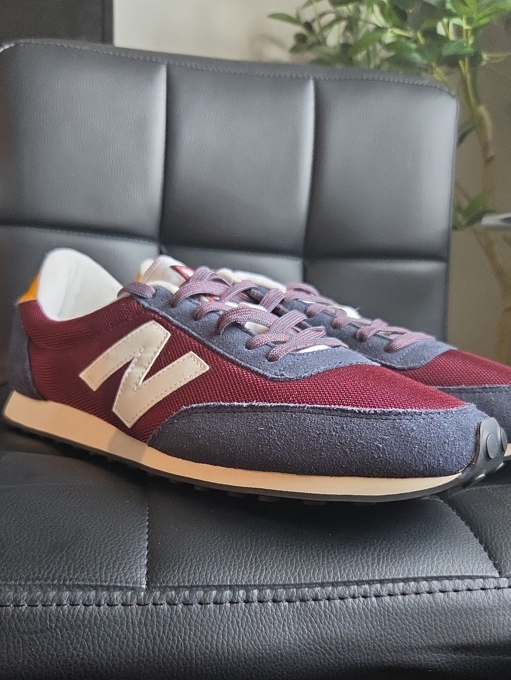 New Balance Men's Burgundy & Gray Retro Runner Sneakers
